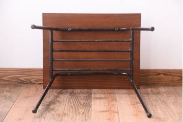 アンティーク家具　シンプルな鉄脚サイドテーブル(2)