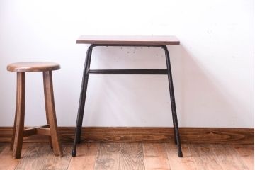 アンティーク家具　シンプルな鉄脚サイドテーブル(3)