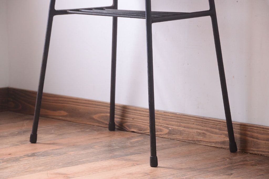 アンティーク家具　シンプルな鉄脚サイドテーブル(3)