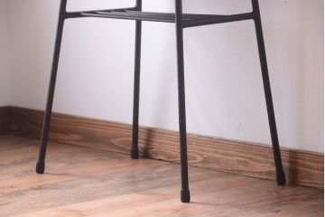 アンティーク家具　シンプルな鉄脚サイドテーブル(3)