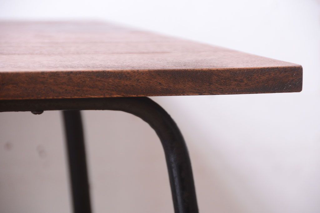 アンティーク家具　シンプルな鉄脚サイドテーブル(3)