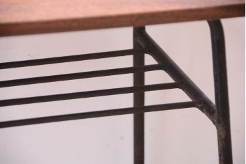 アンティーク家具　シンプルな鉄脚サイドテーブル(3)