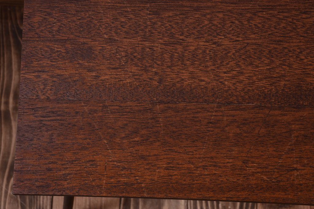 アンティーク家具　シンプルな鉄脚サイドテーブル