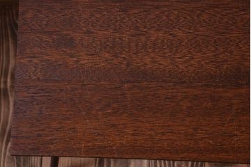 アンティーク家具　シンプルな鉄脚サイドテーブル