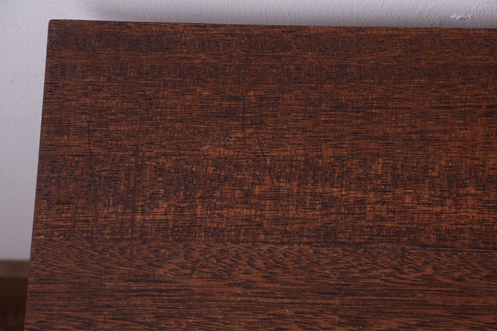 アンティーク家具　シンプルな鉄脚サイドテーブル