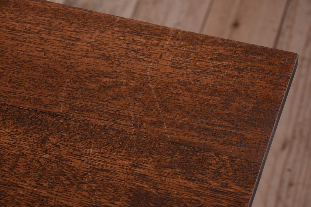 アンティーク家具　シンプルな鉄脚サイドテーブル