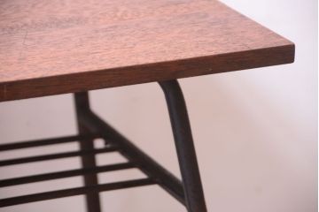 アンティーク家具　シンプルな鉄脚サイドテーブル