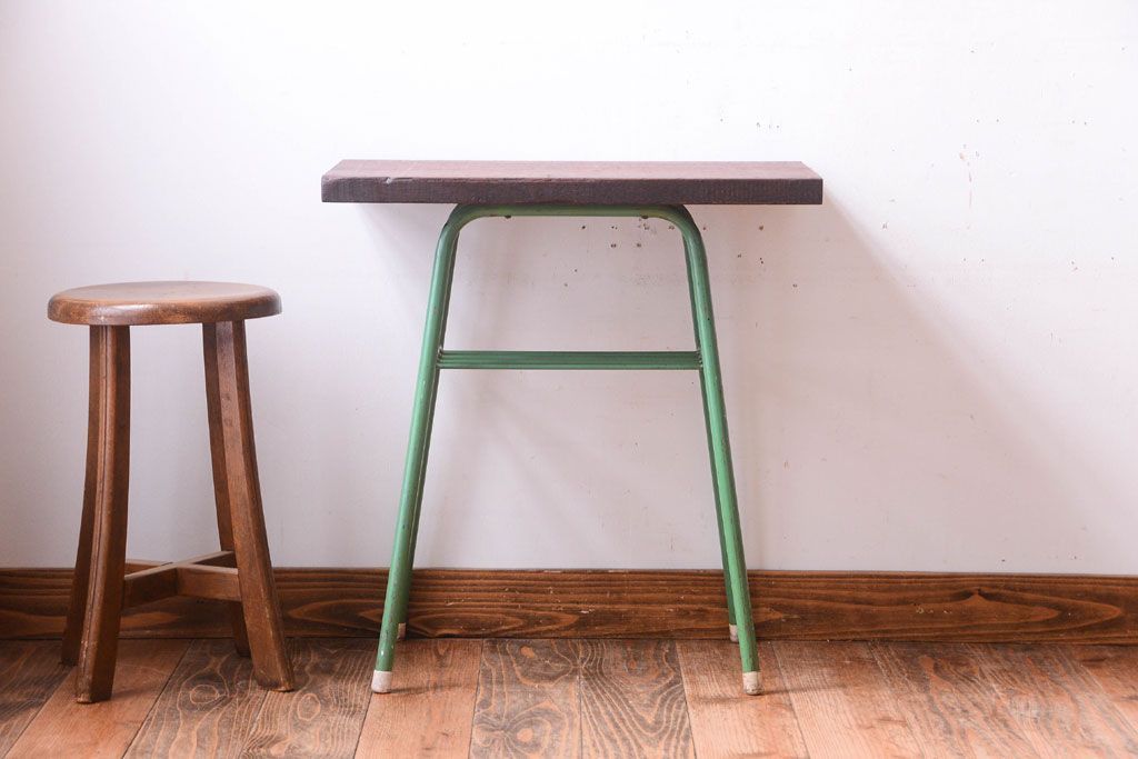 レトロ家具　昭和レトロ　シンプルな鉄脚サイドテーブル