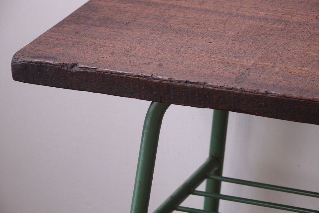 レトロ家具　昭和レトロ　シンプルな鉄脚サイドテーブル