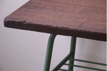 レトロ家具　昭和レトロ　シンプルな鉄脚サイドテーブル