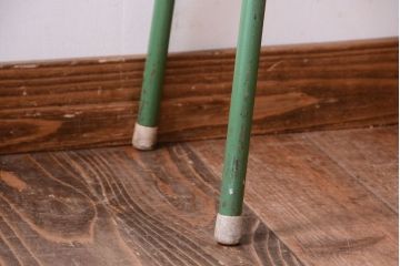 レトロ家具　昭和レトロ　シンプルな鉄脚サイドテーブル