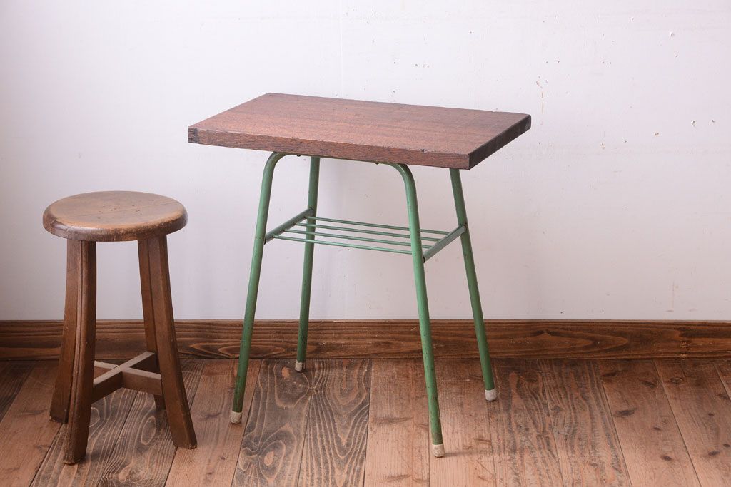 レトロ家具　昭和レトロ　シンプルな鉄脚サイドテーブル