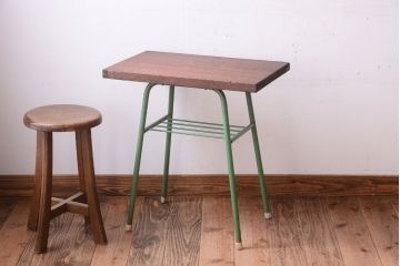 レトロ家具　昭和レトロ　シンプルな鉄脚サイドテーブル