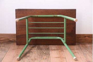 レトロ家具　昭和レトロ　シンプルな鉄脚サイドテーブル