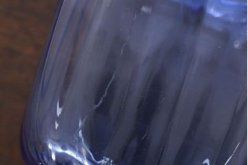 アンティーク雑貨　和製アンティーク　大正〜昭和　戦前　プラスチック蓋の青色ガラス瓶