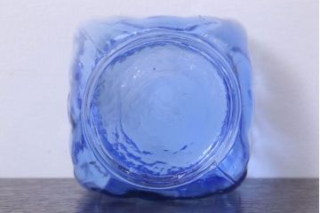 アンティーク雑貨　和製アンティーク　大正〜昭和　戦前　プラスチック蓋の青色ガラス瓶