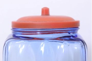 アンティーク雑貨　和製アンティーク　大正〜昭和　戦前　プラスチック蓋の青色ガラス瓶