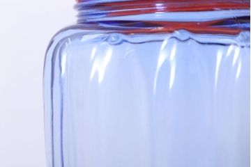 アンティーク雑貨　和製アンティーク　大正〜昭和　戦前　プラスチック蓋の青色ガラス瓶