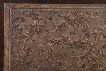 アンティーク雑貨　和製アンティーク　毛彫唐草文様　古い卓上シガレットケース(小物入れ・銀)