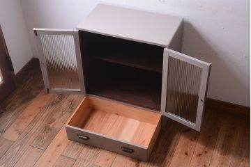 アンティーク家具　引き出し付き!モールガラス入りのおしゃれなペイント収納棚