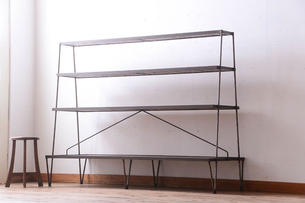 ラフジュ工房オリジナル アイアンフレームの台形ディスプレイラック