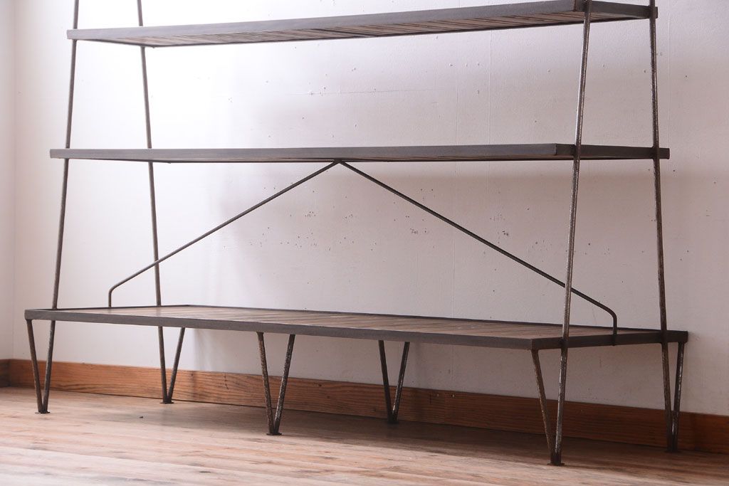 ラフジュ工房オリジナル アイアンフレームの台形ディスプレイラック