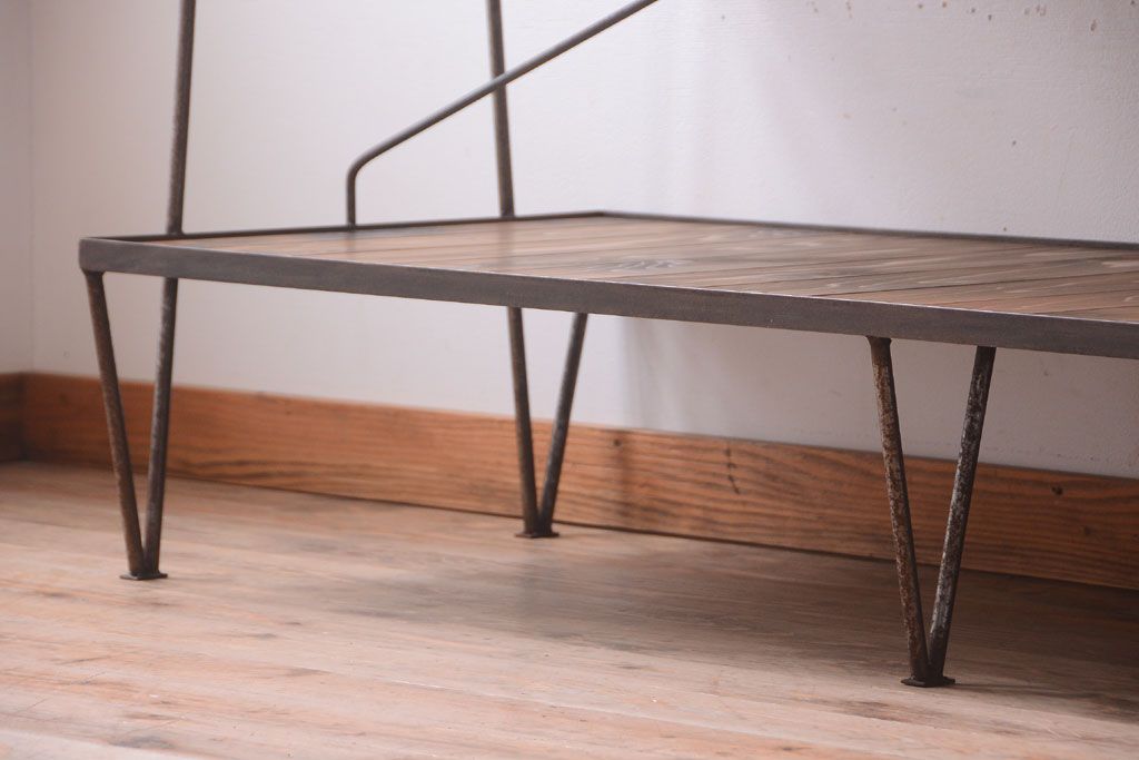 ラフジュ工房オリジナル アイアンフレームの台形ディスプレイラック