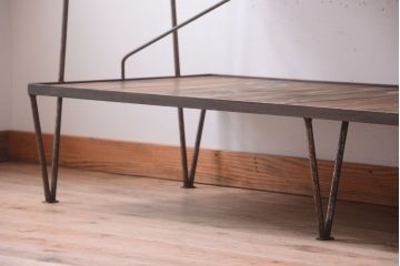 ラフジュ工房オリジナル アイアンフレームの台形ディスプレイラック