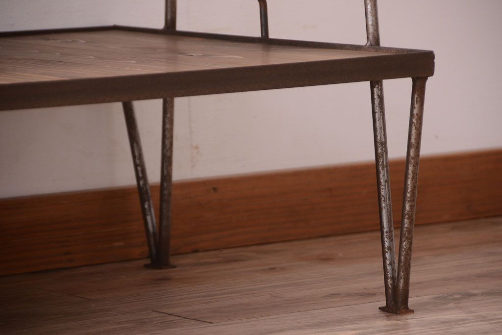 ラフジュ工房オリジナル アイアンフレームの台形ディスプレイラック