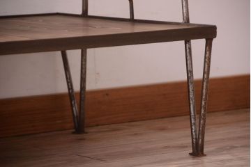 ラフジュ工房オリジナル アイアンフレームの台形ディスプレイラック