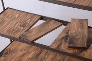 ラフジュ工房オリジナル アイアンフレームの台形ディスプレイラック