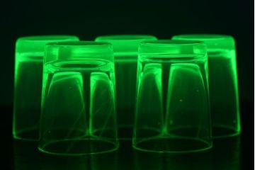 アンティーク雑貨　和製アンティーク　ウランガラスのコップ(5点セット)