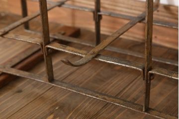 アンティーク雑貨　和製アンティーク　台付き!昭和レトロな3連ガラス瓶(猫瓶)