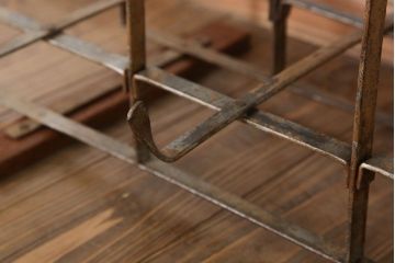 アンティーク雑貨　和製アンティーク　台付き!昭和レトロな3連ガラス瓶(猫瓶)