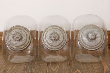 アンティーク雑貨　和製アンティーク　台付き!昭和レトロな3連ガラス瓶(猫瓶)