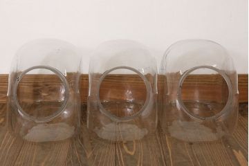 アンティーク雑貨　和製アンティーク　台付き!昭和レトロな3連ガラス瓶(猫瓶)