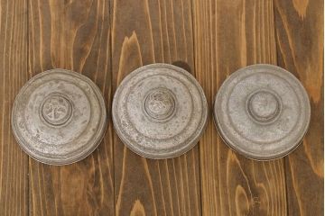 アンティーク雑貨　和製アンティーク　台付き!昭和レトロな3連ガラス瓶(猫瓶)