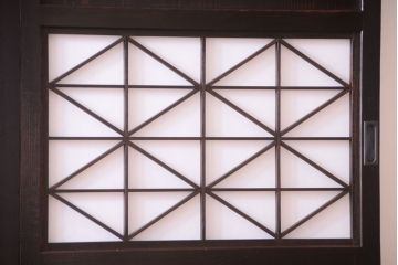 古民具・骨董　和モダンスタイル!古い木の上品な障子戸2枚セット(帯戸、玄関戸)