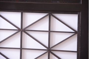 古民具・骨董　和モダンスタイル!古い木の上品な障子戸2枚セット(帯戸、玄関戸)