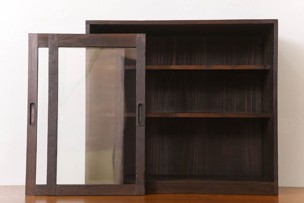 アンティーク家具　クリアガラス引き戸!古い木製の小さな収納棚