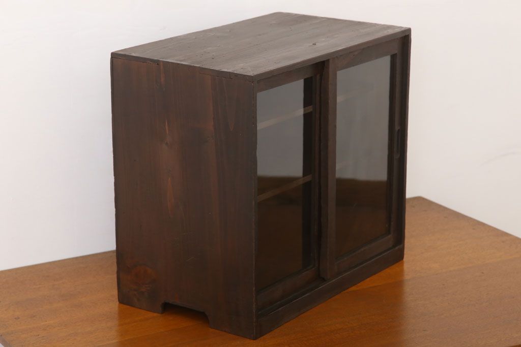 アンティーク家具　クリアガラス引き戸!古い木製の小さな収納棚