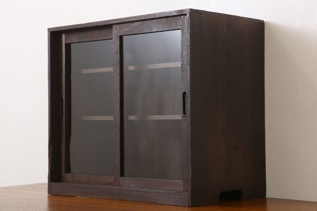 アンティーク家具　クリアガラス引き戸!古い木製の小さな収納棚
