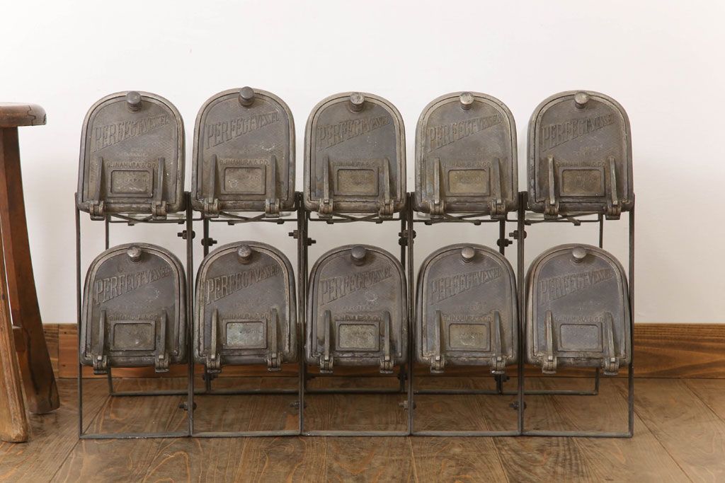 アンティーク雑貨　アンティーク　古い10連ガラス瓶　PERFECT-VESSEL