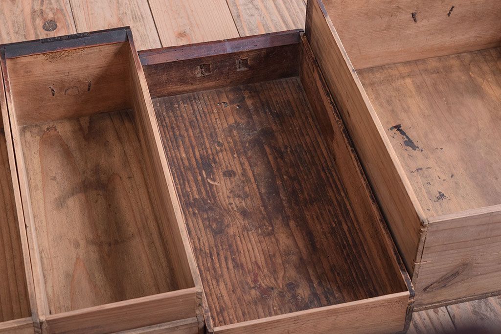 アンティーク家具　古民具・骨董　江戸期　凝った造りの米沢車箪笥