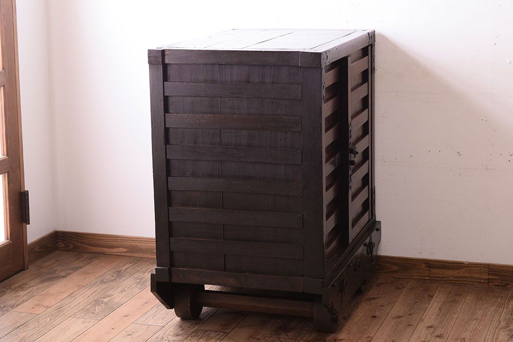 アンティーク家具　古民具・骨董　江戸期　凝った造りの米沢車箪笥