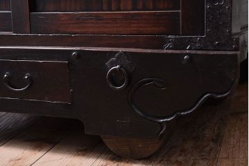 アンティーク家具　古民具・骨董　江戸期　凝った造りの米沢車箪笥