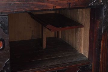 アンティーク家具　古民具・骨董　江戸期　凝った造りの米沢車箪笥