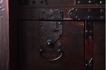 アンティーク家具　古民具・骨董　江戸期　凝った造りの米沢車箪笥