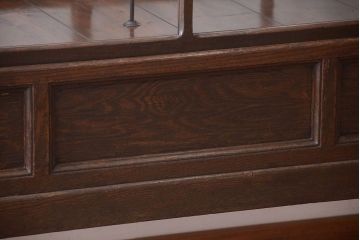 アンティーク家具　総栗材!大正ロマン　和製アンティークの脚付きガラスケース