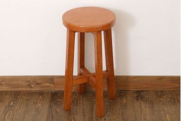 アンティーク家具　シンプルデザイン　アンティークの丸型スツール